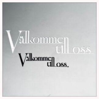 Välkommen till oss SVART