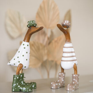 Ankan Britta m grön hatt i bambu H25cm