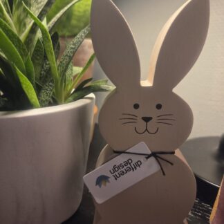 Stående Kanin Rosa i trä H15cm